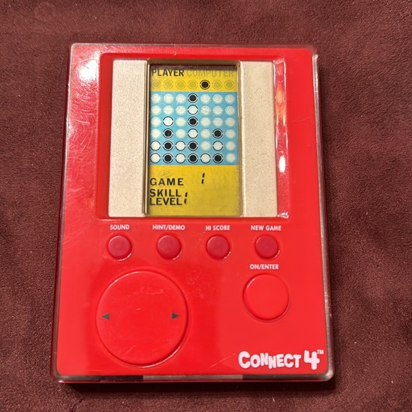 Connect 4 handheld game - Picture 3 of 3